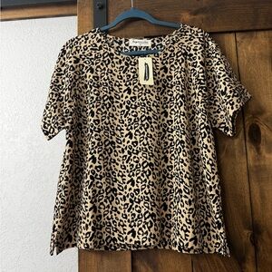 Impressions Tan leopard Short Sleeve Boxy Blouse